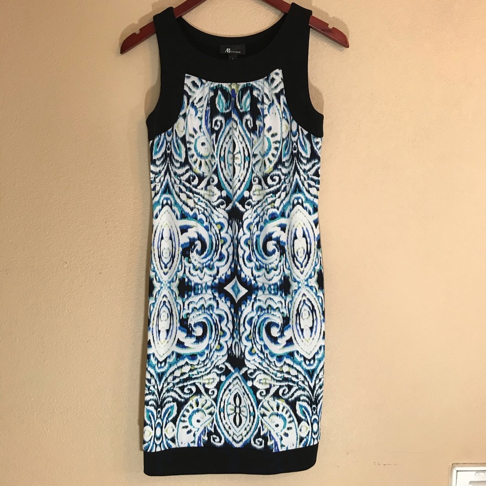Pretty blue and black printed sleeveless dress euc